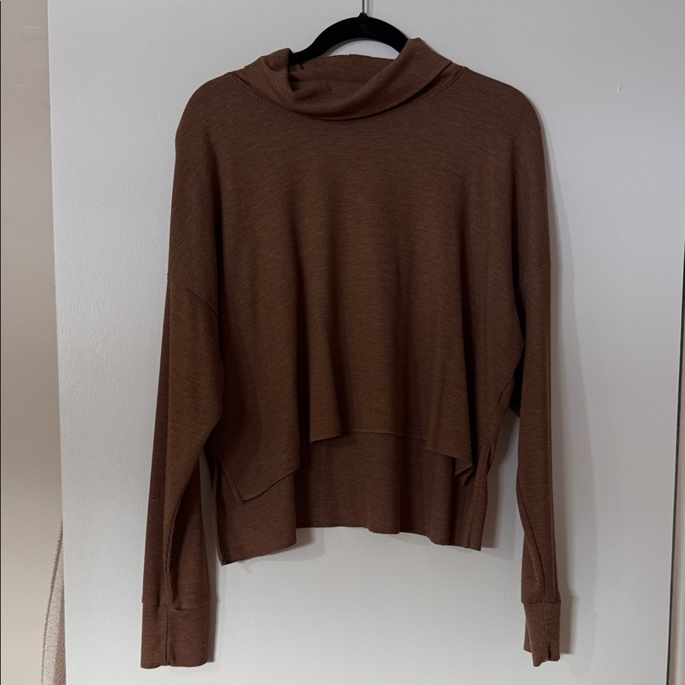 American Eagle cropped brown turtleneck